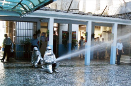 戒護管理_防暴演練