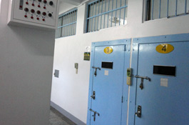 生活給養_住_收容房外邊